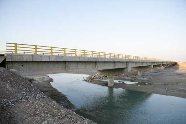 پروژه  احداث پل بزرگ گچین